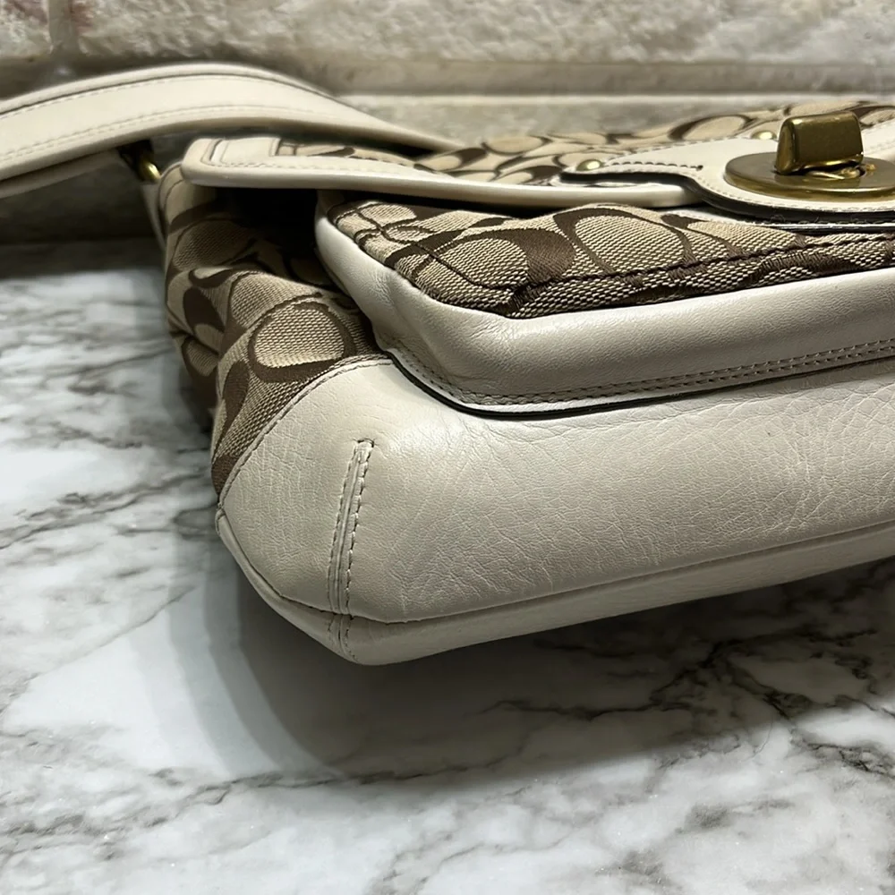 Coach Ltd Ed 65th Legacy White Khaki Sig C Rare and Very Clean. - Picture 10 of 16